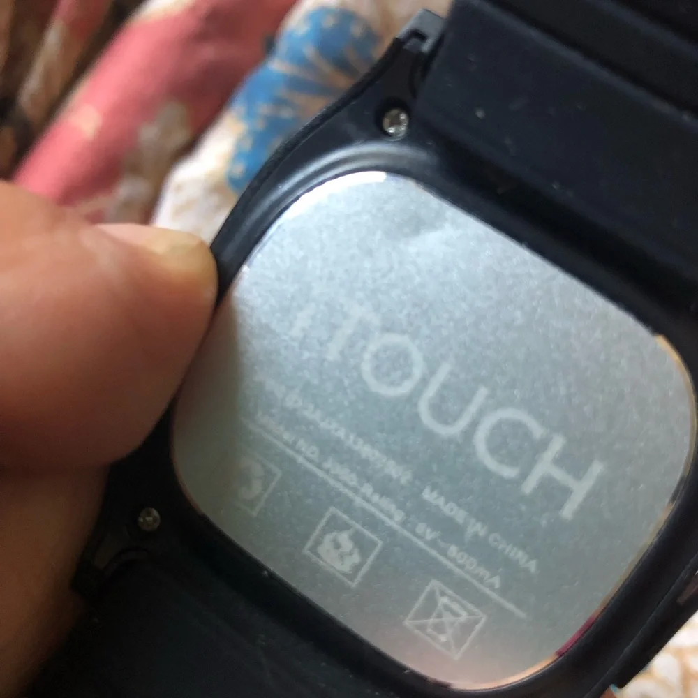 Black Smartwatch with Touchscreen and Fitness Tracking